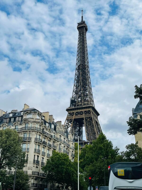 KINH NGHIỆM TUNG HOÀNH PARIS NHƯNG VẪN TIẾT KIỆM