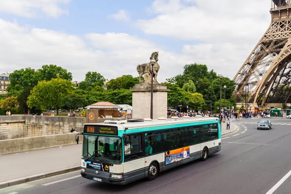NHỮNG TUYẾN BUS “THẦN THÁNH” CỦA PARIS